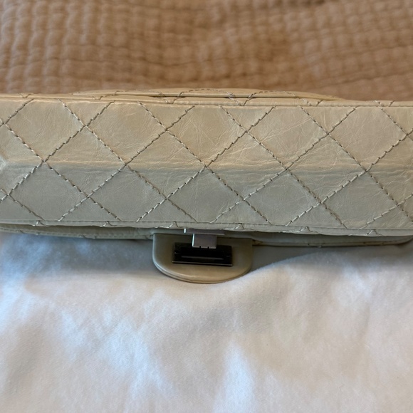 Small Chanel reissue flap - Picture 5 of 7
